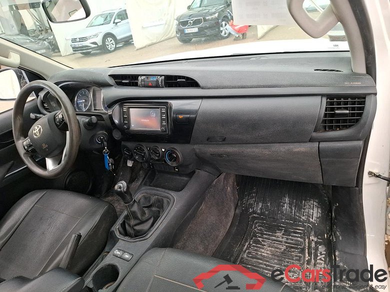 TOYOTA Hilux SC / 2020 / 2P / Pick-up 2.4 D-4D SIMPLE CAB LeCap 4WD #5