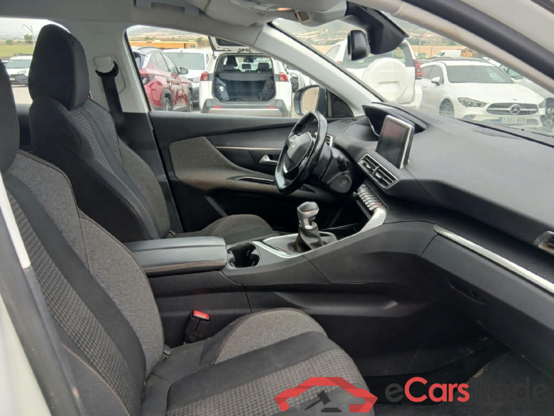 PEUGEOT 3008 / 5P / 1.5L BlueHDi 130 CV  Active #6