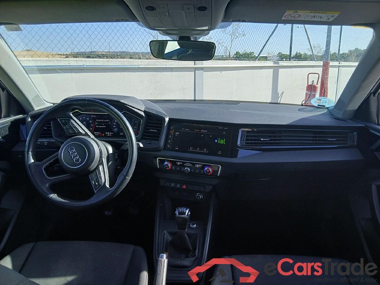 AUDI A1 / 2018 / 5P / berlina con portón Sportback S line 30 TFSI 81kW (116CV) (AC) #3