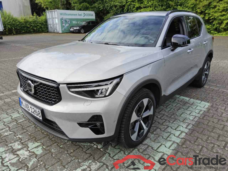 Volvo XC40 (2017->) DE - SUV5 B4 2WD EU6d, Plus Dark, (Facelift) 2022 - 2024 #1
