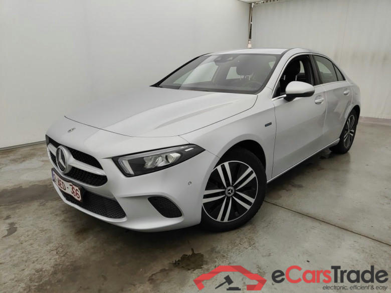 Mercedes-Benz A-Klasse Limousine A 250e Business Solution 4d #1