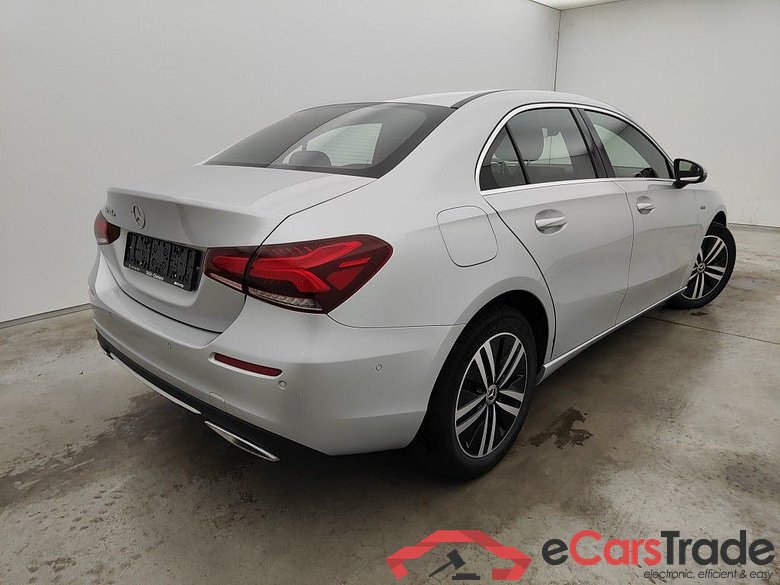 Mercedes-Benz A-Klasse Limousine A 250e Business Solution 4d #2