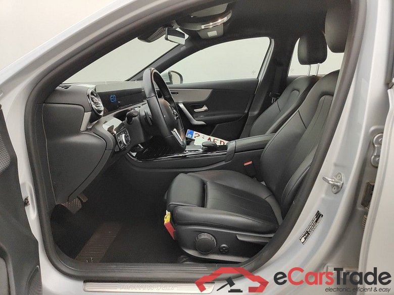 Mercedes-Benz A-Klasse Limousine A 250e Business Solution 4d #3