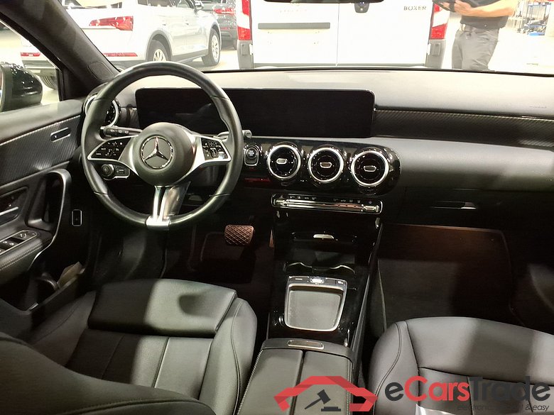 MERCEDES-BENZ A-CLASS 1.3 A 250 E LUXURY LINE DCT #6