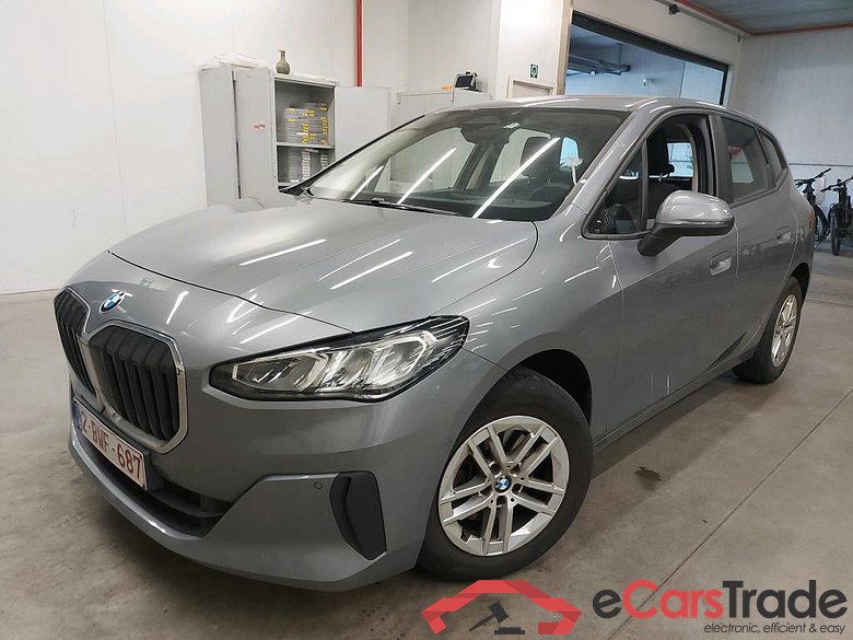 BMW - BMW 2 ACTIVE TOURER 218dA 136PK With Climatic & Navigation & Heated Seats & Park Sensors Front & Rear