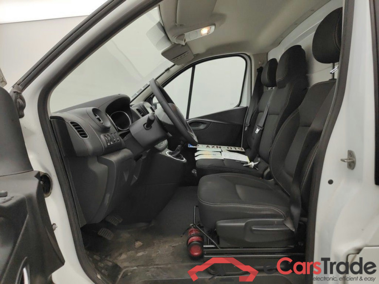 Renault Trafic L2H1 dCi 120 Grand Confort 2.9T 4d #3