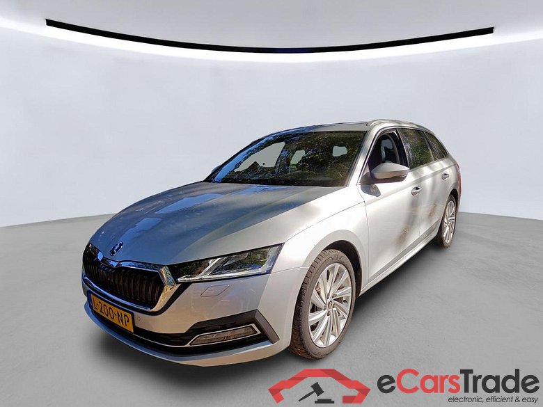 SKODA Octavia Combi 110 kW #1