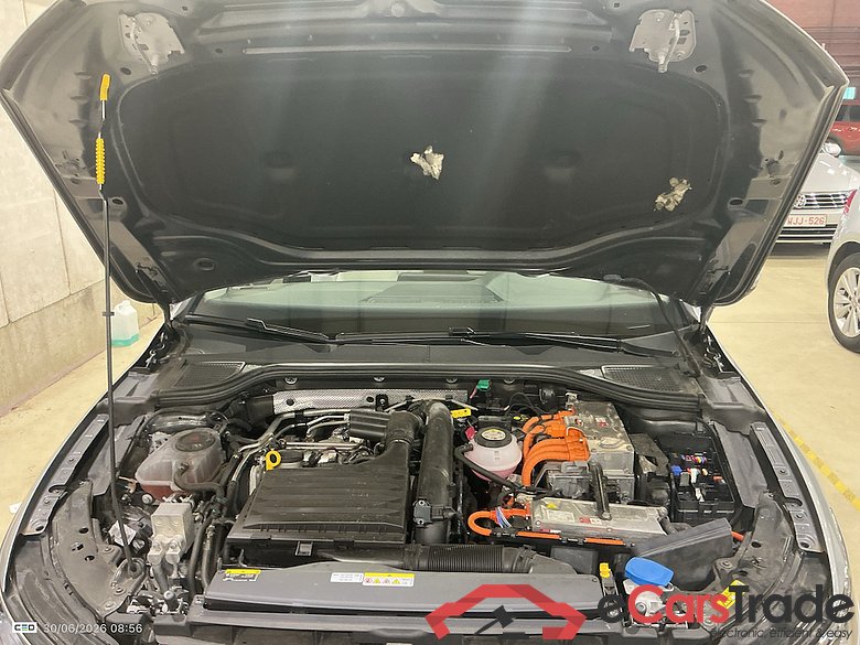 VOLKSWAGEN GOLF VIII 1.4 EHYBRID STYLE BUSINESS PREMIUM DSG #6