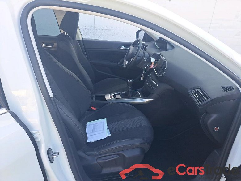 PEUGEOT 308 / 2017 / 5P / berlina con portón 5p Allure PureTech 130 S&S #6