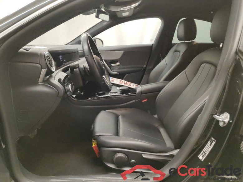 Mercedes-Benz CLA CLA 250 e Business Solution 4d #3