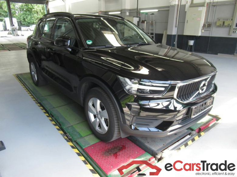 Volvo XC40 (2017->) DE - SUV5 T3 2WD EU6d, Momentum Core, 2020 - 2022 #2