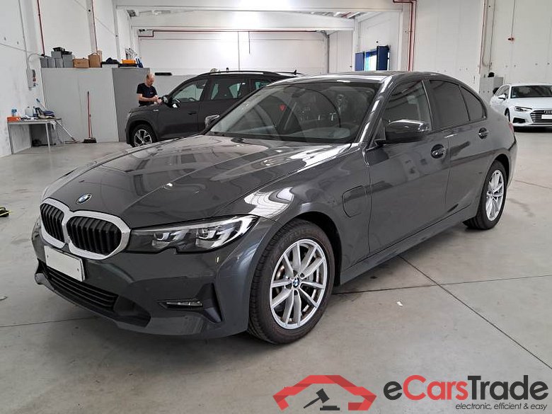 BMW SERIE 3 / 2018 / 4P / BERLINA 330E BUSINESS ADVANTAGE AUT.