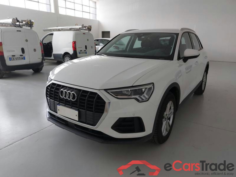 AUDI Q3 / 2018 / 5P / SUV 35 TDI S TRONIC BUSINESS #1