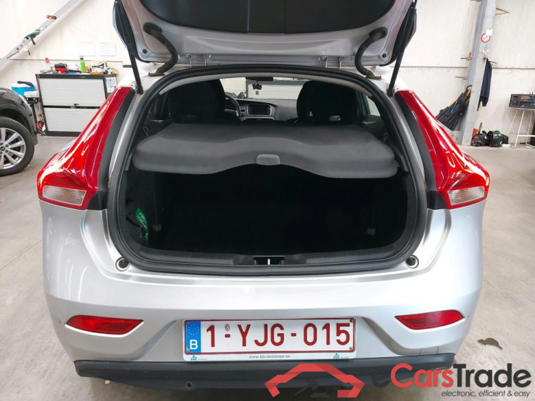 Volvo V40 2.0 T2 Navi Klima PDC ... #6