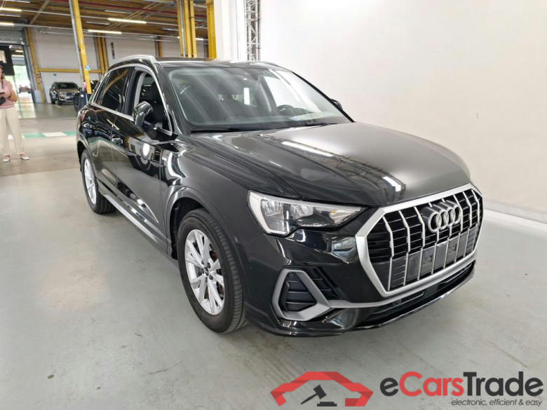 AUDI Q3 1.4 45 TFSI E S TRONIC S LINE #2