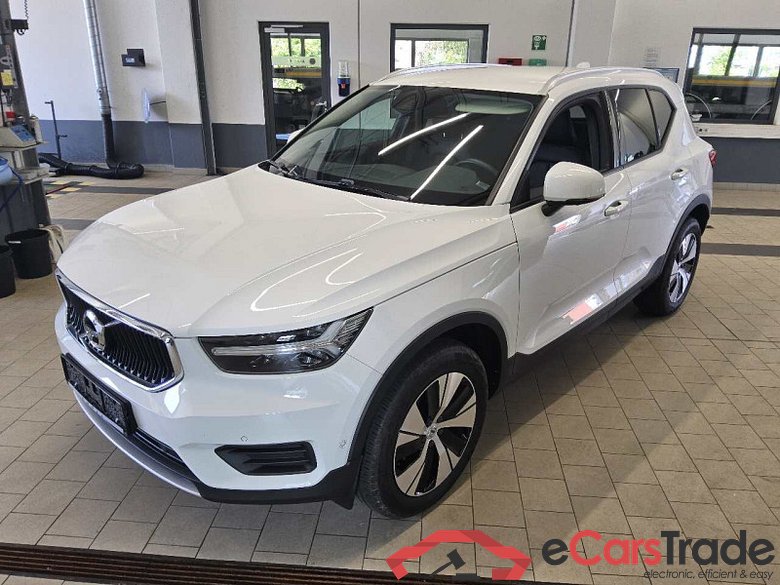 Volvo XC40 (2017->) DE - SUV5 T3 2WD EU6d, Momentum, 2020 - 2022
