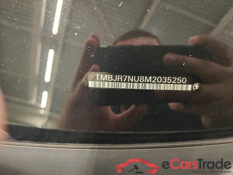 Skoda Karoq 1.5 TSI ACT Greentech DSG Buss Edition 5d #6