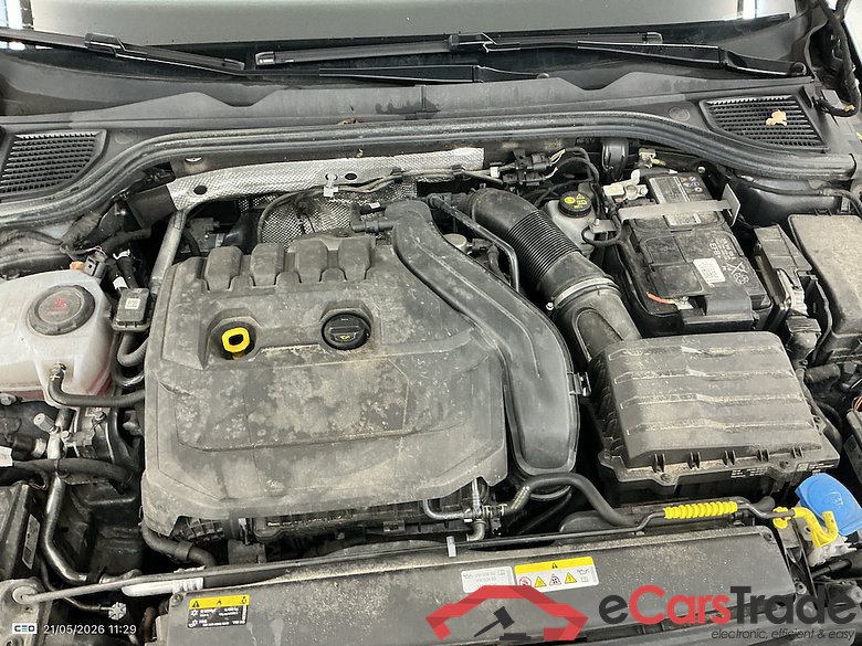 VOLKSWAGEN GOLF VIII 1.5 E-TSI 110KW LIFE DSG #6