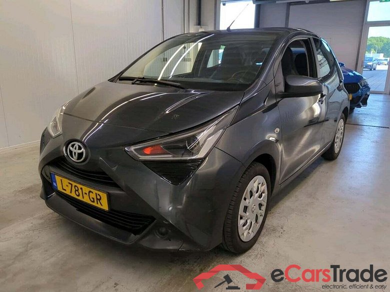 TOYOTA Aygo 1.0 VVT-i x-play