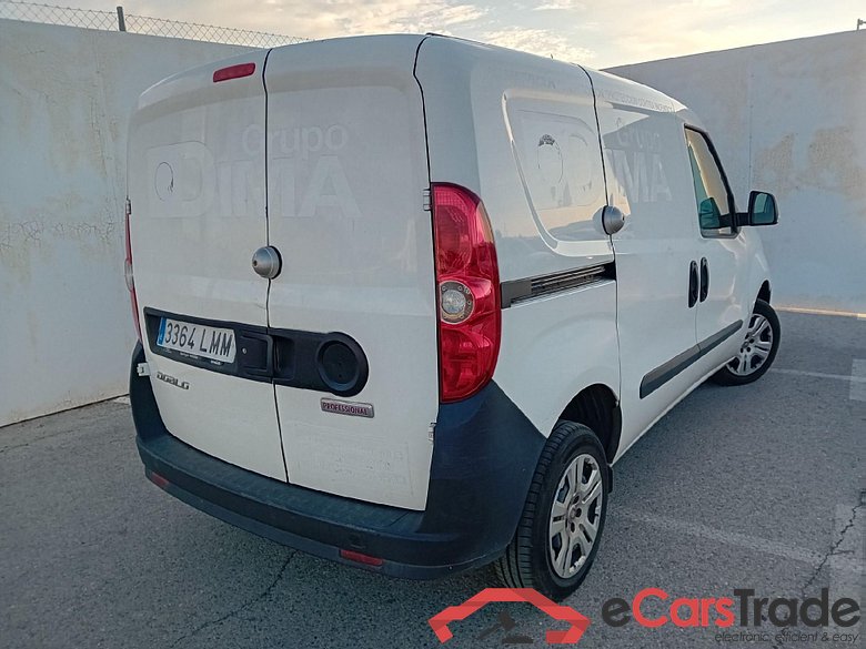FIAT Doblò Cargo/2015/4P/furgón derivado de turismo Cargo SX 1.3 Mjet 70 kW (95 CV) #2