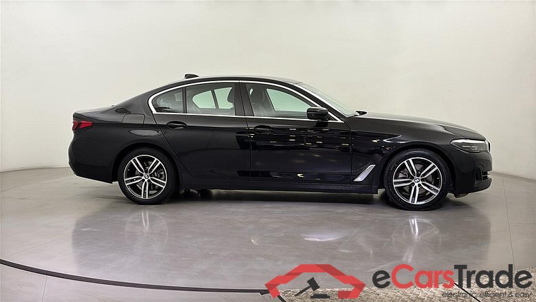 BMW Série 5 / 2020 / 4P / Berline 520i 184ch Business Design BVA8 #4