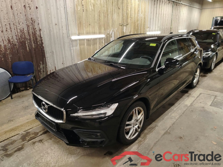 V60 Kombi Momentum Pro 2.0 B4 145KW AT8 E6d #1