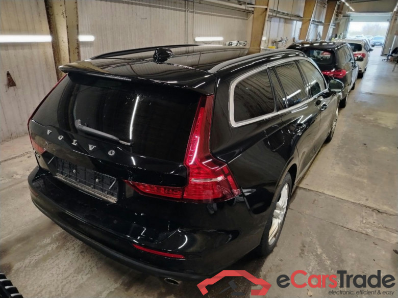 V60 Kombi Momentum Pro 2.0 B4 145KW AT8 E6d #2