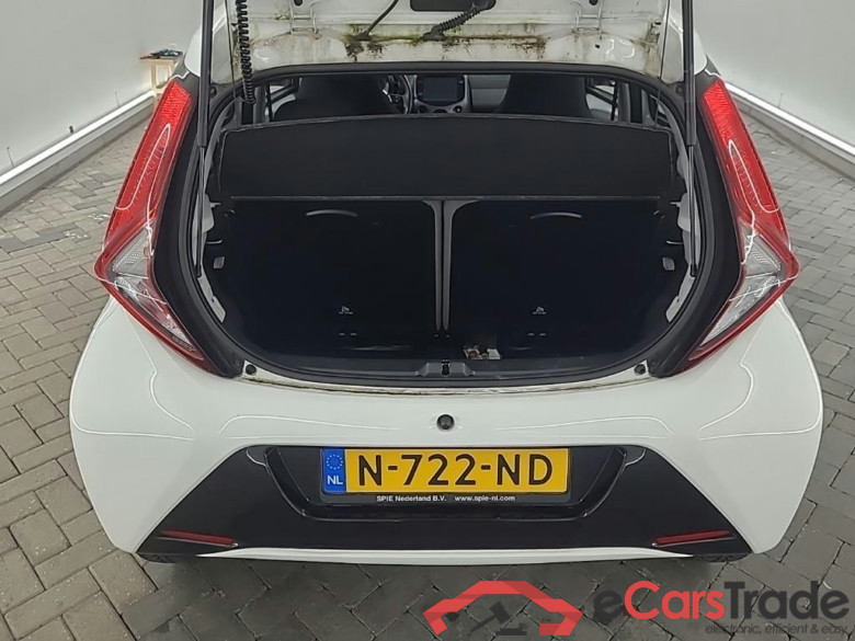 TOYOTA Aygo 1.0 VVT-i x-play 5D 53kW #5