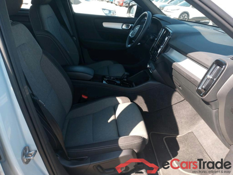 VOLVO XC40 / 2021 / 5P / todoterreno 1.5 T4 Recharge PHEV Plus Dark Auto #6