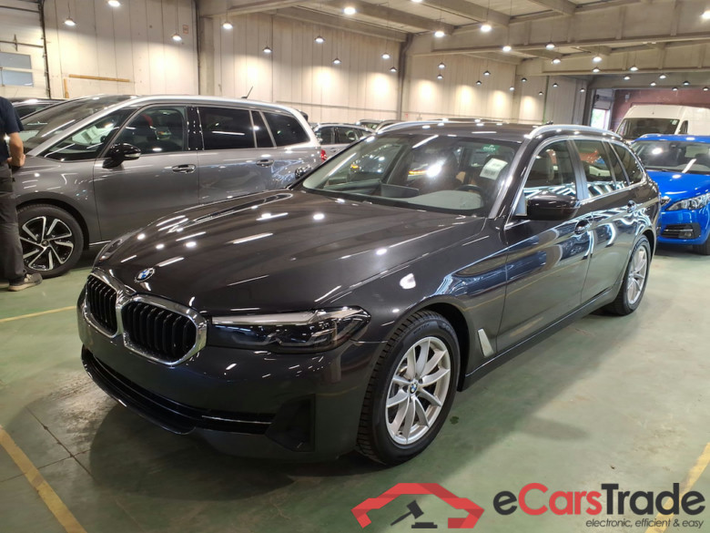 BMW 5 SERIES TOURING 2.0 520D 120KW TOURING AUTO #1