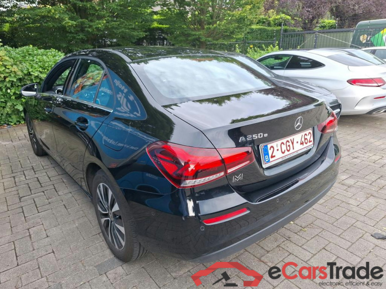 MERCEDES-BENZ A-CLASS LIMOUSINE 1.3 A 250 E BUSINESS SOLUTION DCT #3