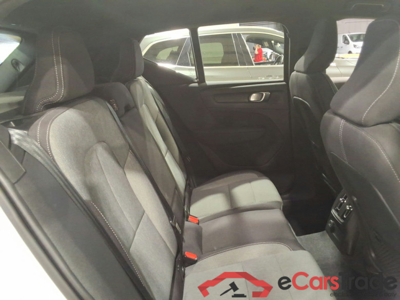 VOLVO XC40 1.5 T4 PHEV PLUS DARK DESIGN DCT #5