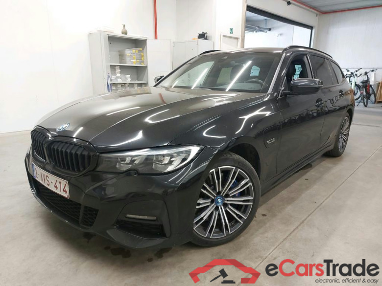 BMW - BMW 3 TOURING 330e 292PK Business Edition M Sport With Heated Sport Seats & Parking Assistant Pack * HYBRID *