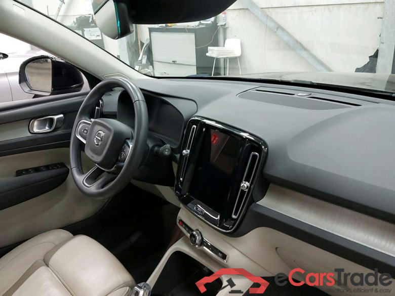 VOLVO - VOL XC40 T2 129PK Geartronic Inscription With Arianne Leather & Winter Pack & Driving Assistant & Light Pack & Park Assist  * PETROL * #3