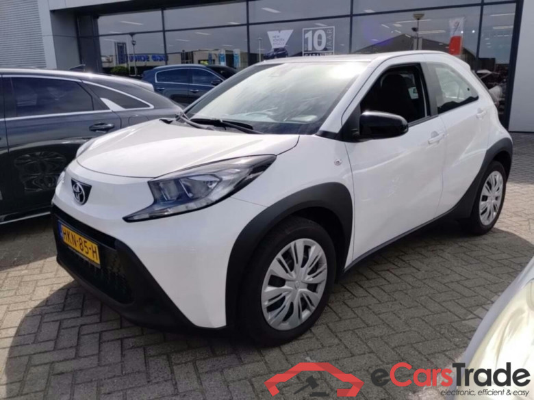 TOYOTA Aygo X 1.0 VVT-i MT Play #1