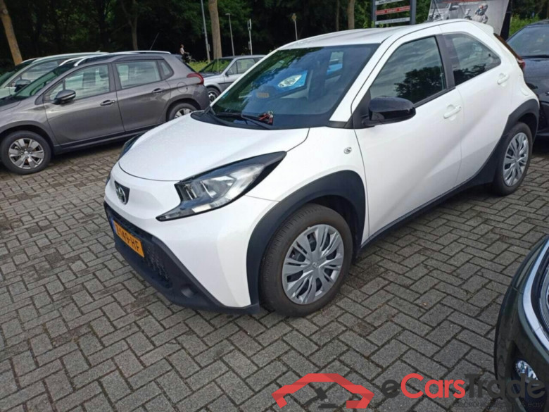 TOYOTA Aygo X 1.0 VVT-i MT Play #1