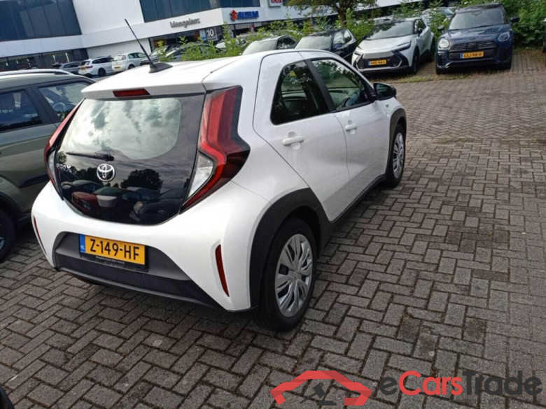 TOYOTA Aygo X 1.0 VVT-i MT Play #4