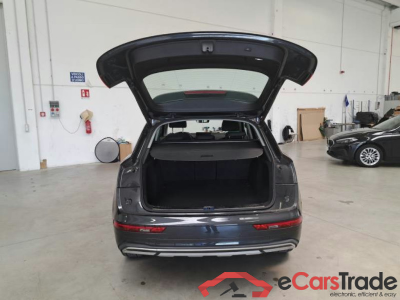 AUDI Q5 / 2020 / 5P / SUV 45 TFSI BUSINESS ADVAN. QUATTRO S TRONIC #4