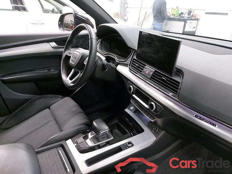 AUDI - AUD Q5 SB 55 TFSI e 367PK Quattro S-Tronic With Climatic & Navigation & Heated Electric Sport Seats & Park Sensors Front & Rear & Foldable Trailer Hook & 20Inch   * HYBRID * #3