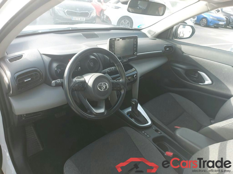 TOYOTA Yaris Cross / 2021 / 5P / todoterreno 1.5 120H Business Plus #3