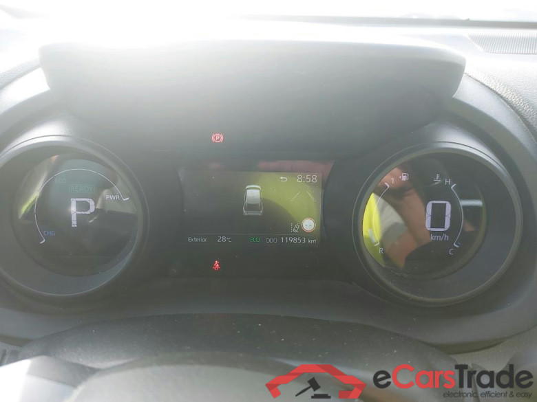 TOYOTA Yaris Cross / 2021 / 5P / todoterreno 1.5 120H Business Plus #4