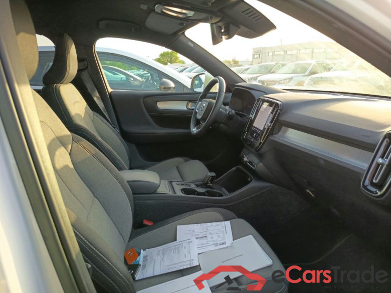 VOLVO XC40 / 2021 / 5P / todoterreno 2.0 B3 G Core Auto #6