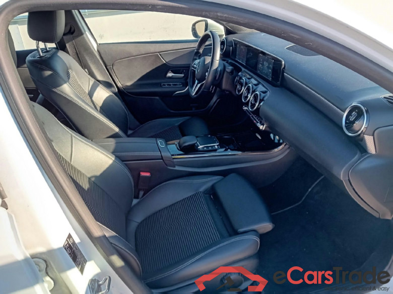 MERCEDES-BENZ Clase A / 2018 / 5P / berlina con portón A 250 e #6