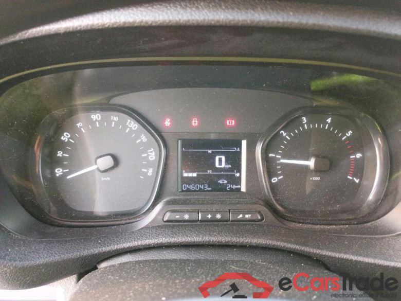 OPEL Vivaro / 2019 / 4P / furgón 1.5 Diésel 74kW (100CV) M Std Express #4