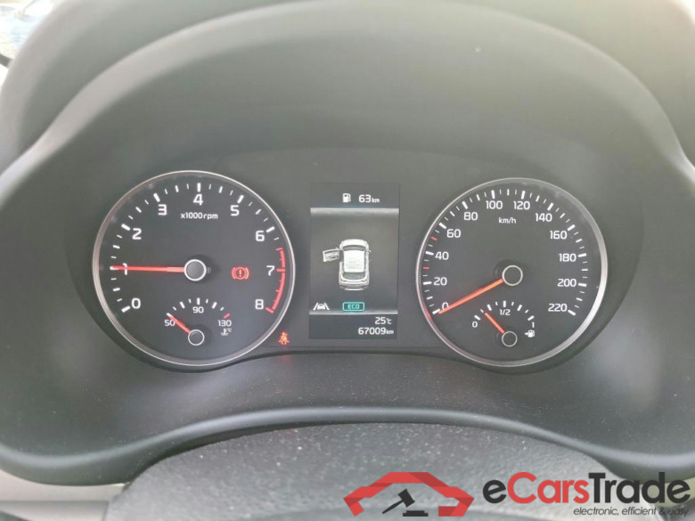 KIA Stonic / 2017 / 5P / todoterreno 1.0 T-GDi 88kW (120CV) MHEV iMT Drive #4