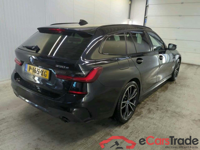 BMW 3-serie Touring 330e Bns Ed.P #2