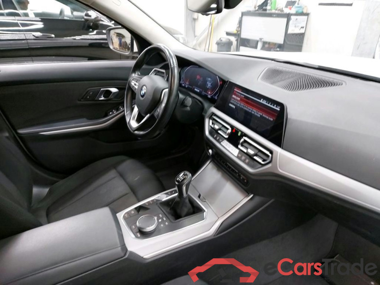 BMW - BMW 3 TOURING 318d 136PK Business Edition With Climatic & Cruise Control & PDC Front & Rear #3