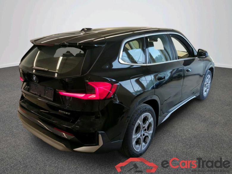 Baureihe iX1 30 xDrive xLine 64kWh #3