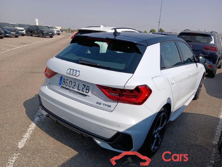AUDI A1 / 2018 / 5P / berlina con portón Sportback Adrenalin 25 TFSI 70kW (95CV)(SP)(SL) #2