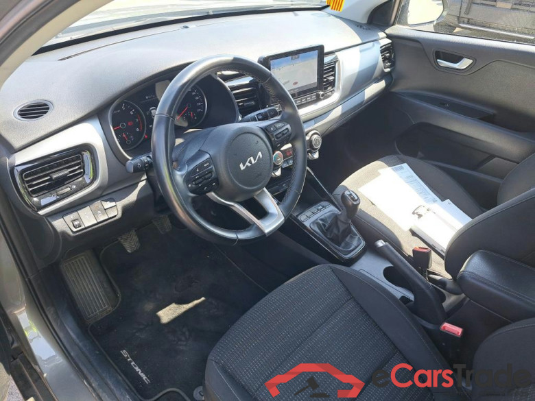 KIA Stonic / 2017 / 5P / todoterreno 1.0 T-GDi 88kW (120CV) MHEV iMT Drive #3